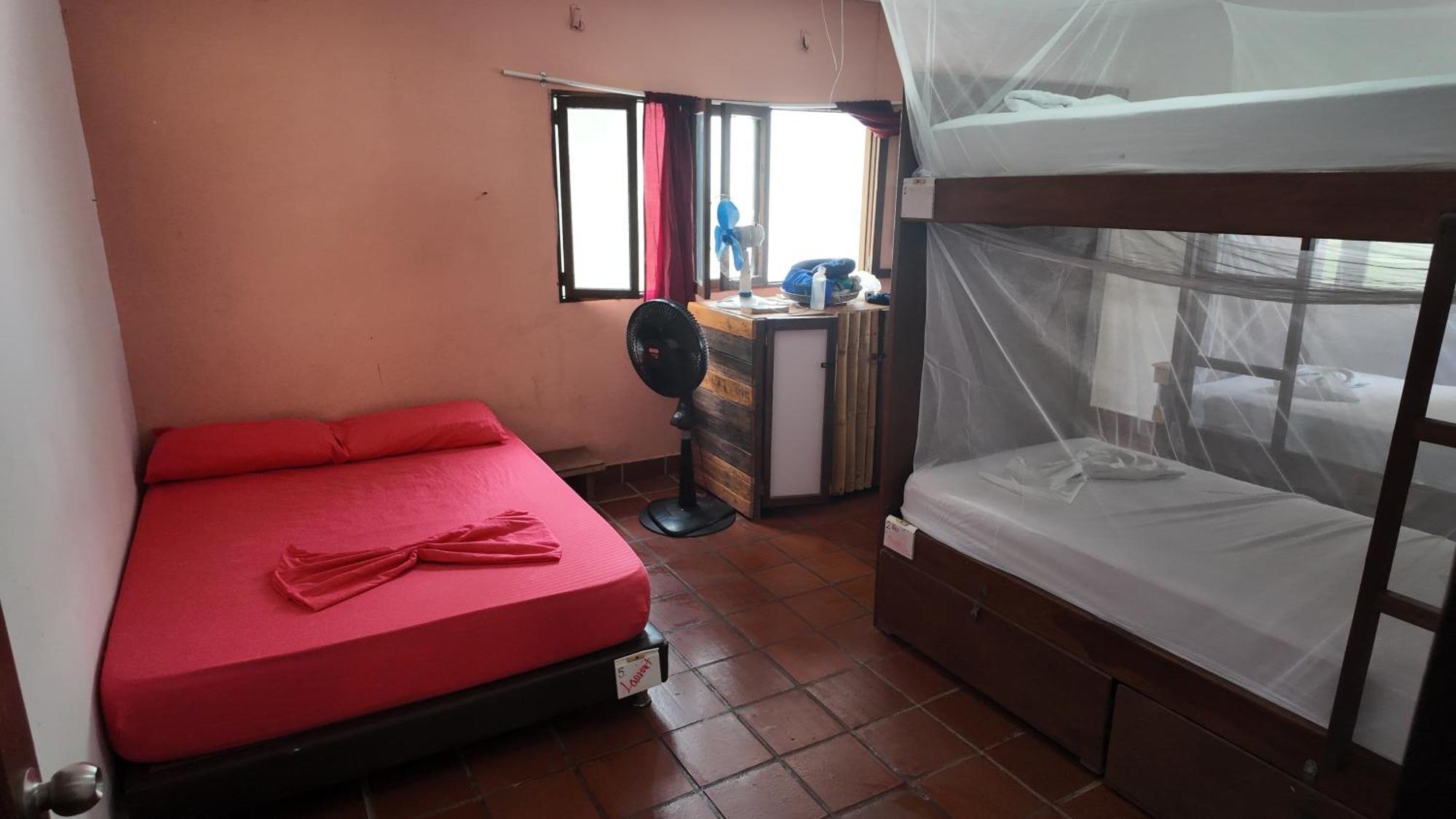 Jaba Jan Hostal ปาโลมิโน ภายนอก รูปภาพ
